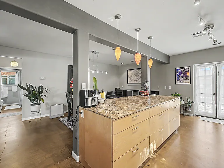 329 W Georgia Ave — Photo 11
