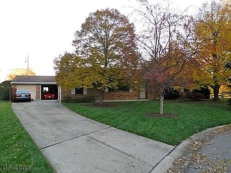 Front Yard / Driveway