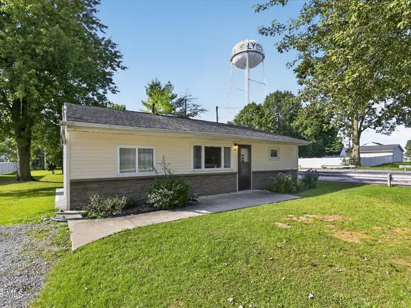 106 Cleveland St, Lyons, OH 43533