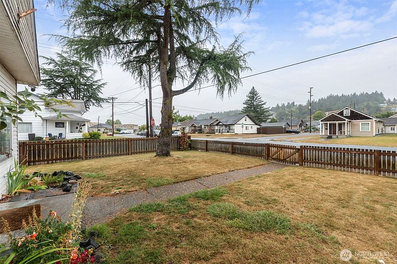 4th image of 119 SW Cascade Avenue