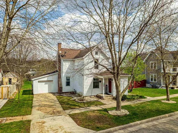 1012 1st Street, New Glarus, WI 53574