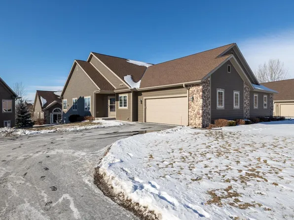 282 Lower Woodford CIRCLE, West Bend, WI 53090