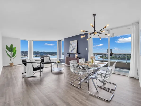 1065 Quayside Dr #1404, New Westminster, BC V3M 1C5