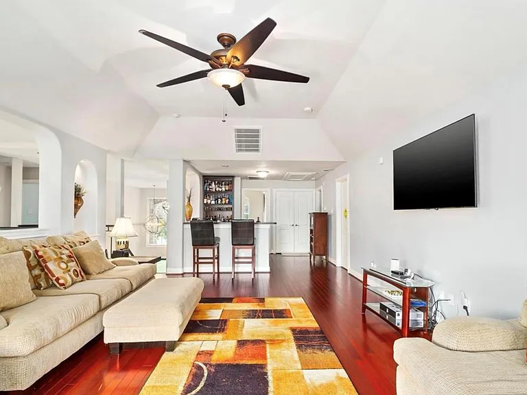 2211 Mad River Ln — Photo 26