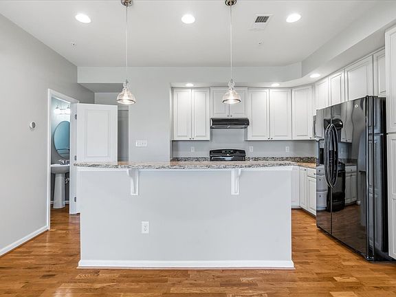 3rd image of 304A Mill Pond Rd #1
