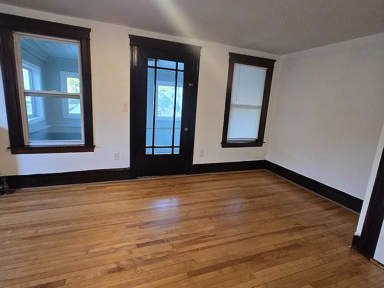 36-38 Fairfield St #2 — Photo 17