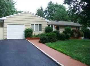 2861 Pine Ave, Ronkonkoma, NY