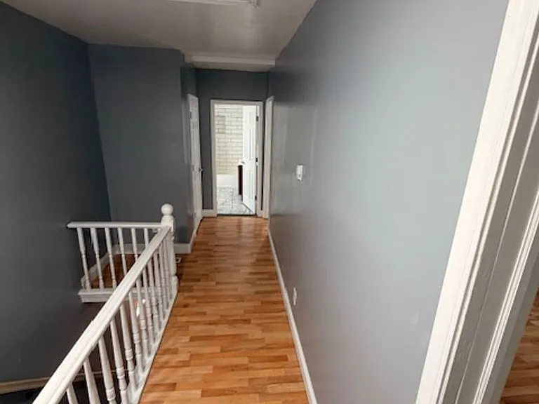 925 Xenia Ave — Photo 8