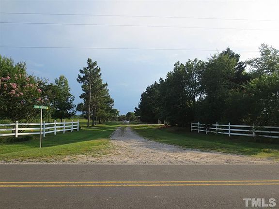 2nd image of 38 Pond Meadows Dr