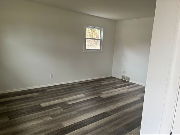 5th image of 905 Lakeview Ave