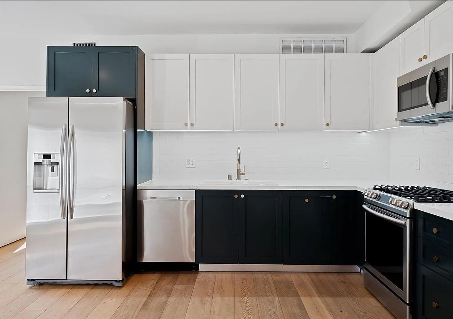 Beautiful Two Bedroom Apartment | West Hollywood | Beverly Hills — Photo 4