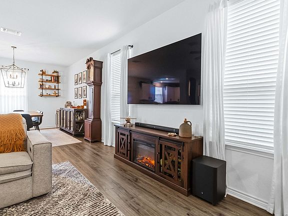 5th image of 261 DEER CREST DR