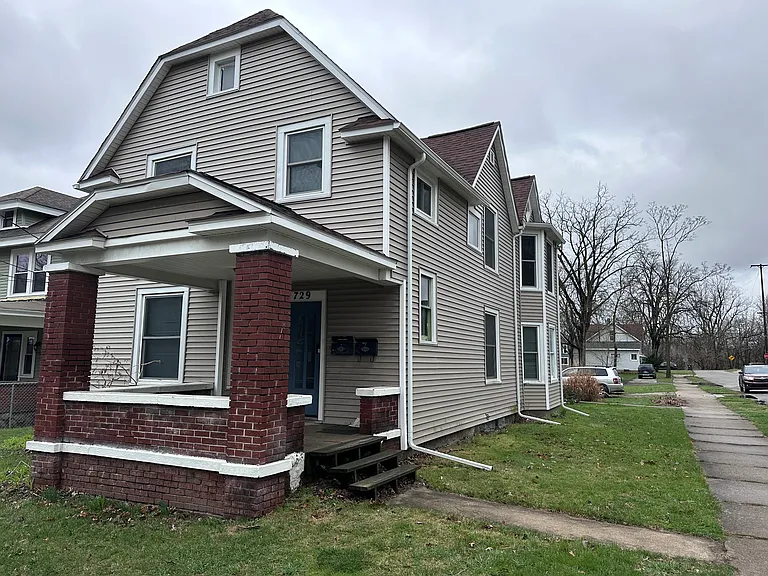 729 College Ave NE #2 — Photo 3