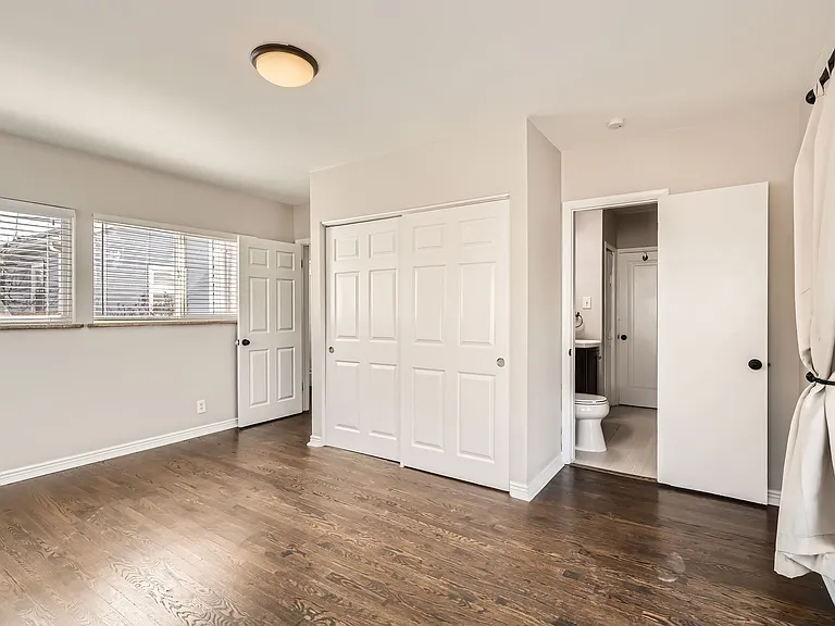 2210 S Clarkson St — Photo 15