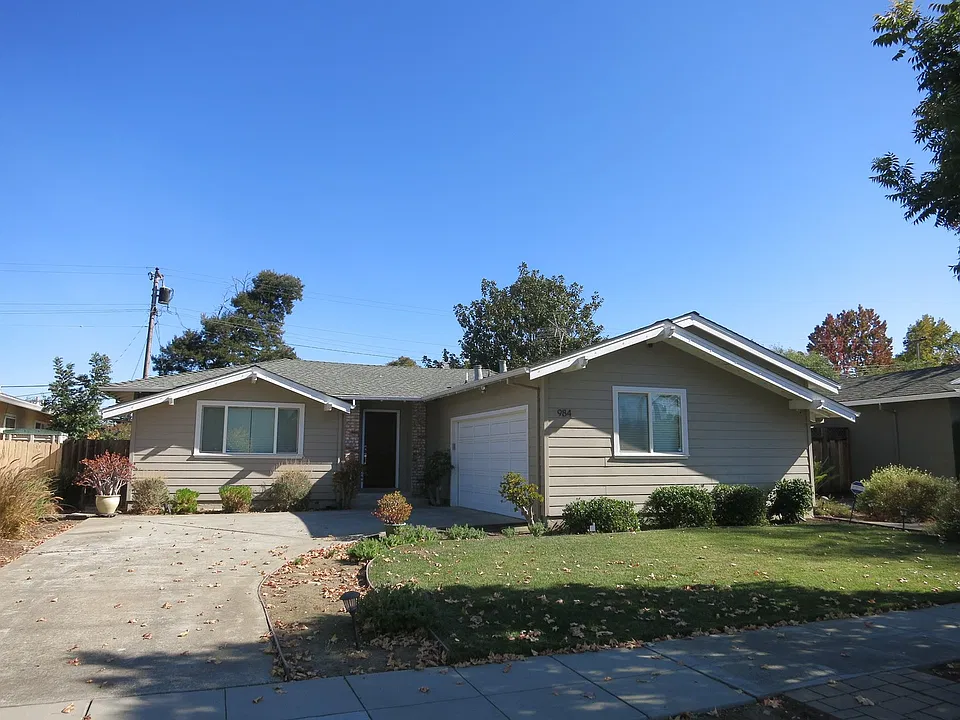 984 Orchid Way