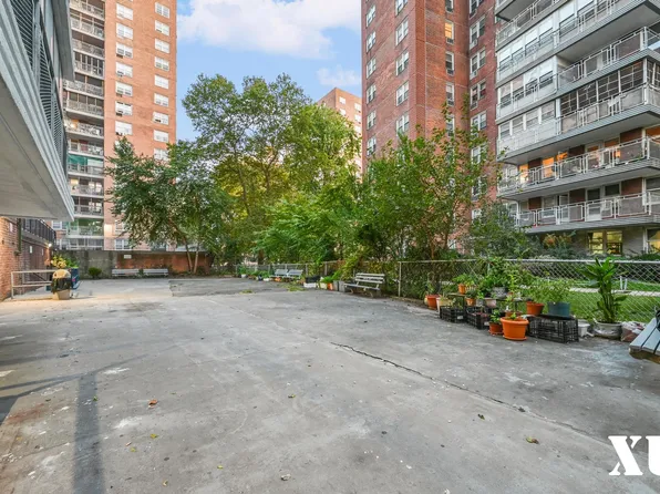 43-10 Kissena Boulevard image 21 of 22