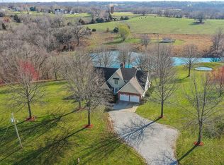 14225 N Robinhood Ln, Kansas City, MO 64164