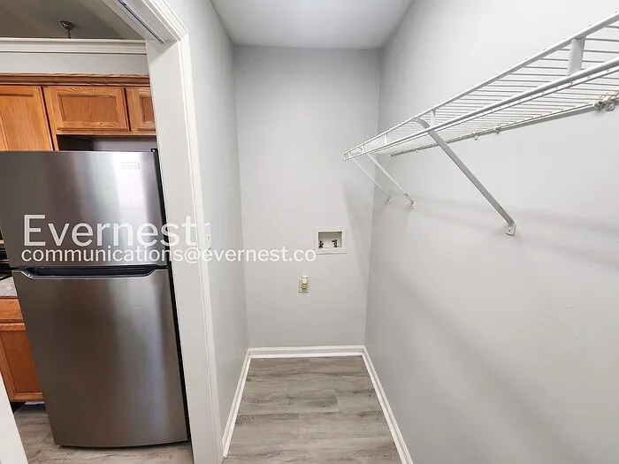 319 Bridgeport Ln — Photo 15