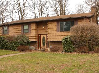 38 Rushmore Dr, Pittsburgh, PA 15235