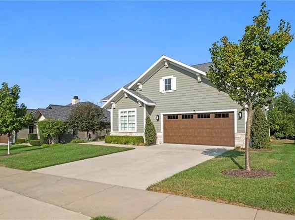 128 Bramble Bend Ct, Lawrence, KS 66049