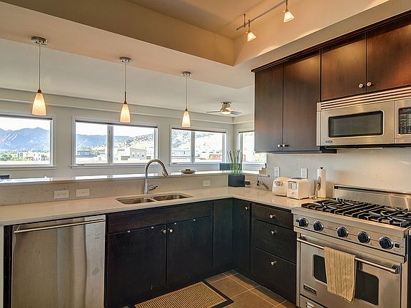 5th image of 4730 Holiday Dr #301