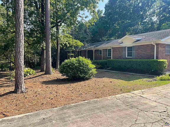 2nd image of 866 Warwick Dr
