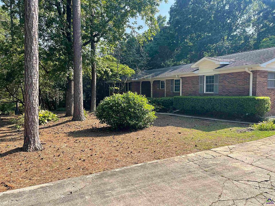 1st image of 866 Warwick Dr