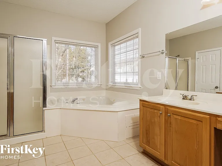 3665 Oak Chase Dr — Photo 10