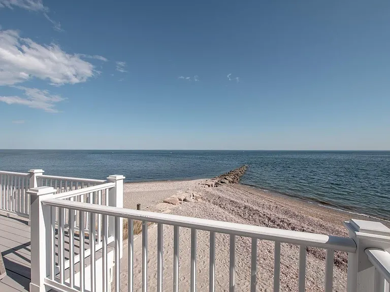 2123 Fairfield Beach Rd — Photo 9