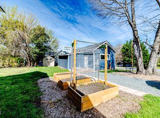 402 Providence Rd, Graham, NC 27253