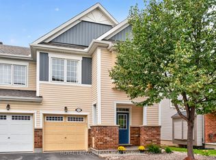 517 Foxlight Cir, Ottawa, ON K2M 0L8