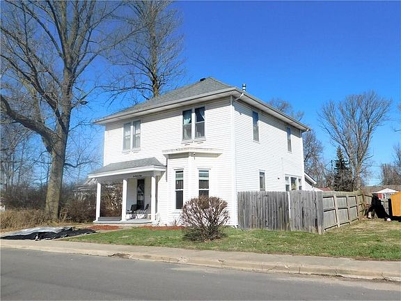 2nd image of 208 E 1st St