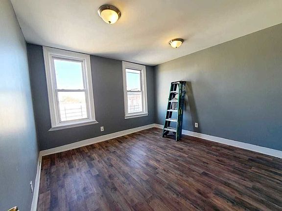 5th image of 1310 Stratford Ave #2L