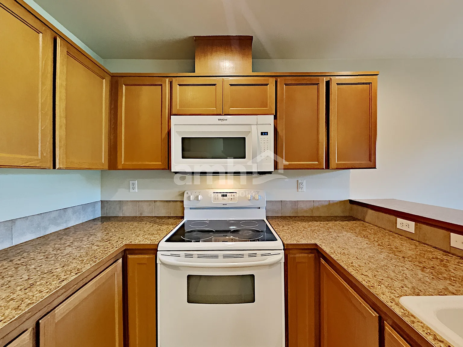 3 bed, 2.5 bath, 1284 sqft, $2,540 — Photo 3