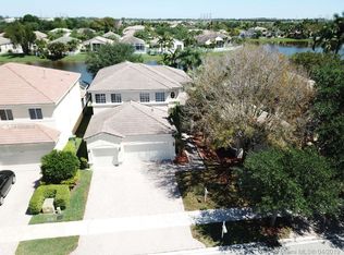 19463 SW 68th St, Fort Lauderdale, FL 33332