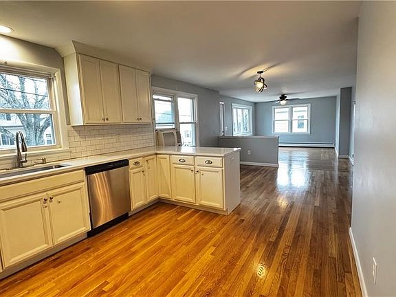 2nd image of 14 Palm St