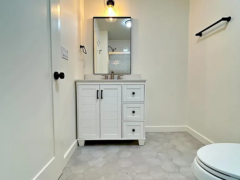 1-Bed/1-Bath Near Downtown San Luis Obispo and Cal Poly — Photo 6