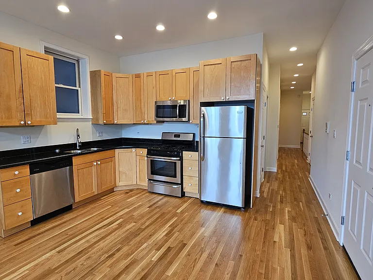 509 N Hartland Ct #1S — Photo 3