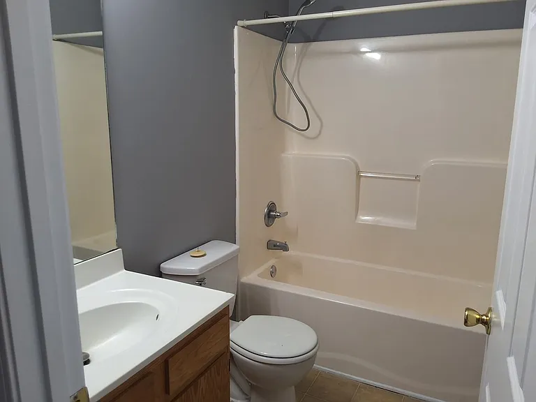 111 Kenilworth Ct — Photo 12