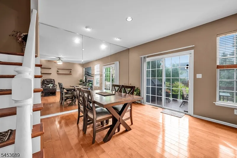 3 bed, 2.5 bath, $3,850 — Photo 4