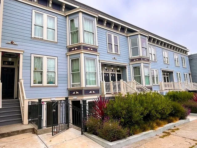 136A Tiffany Ave #136A — Photo 2