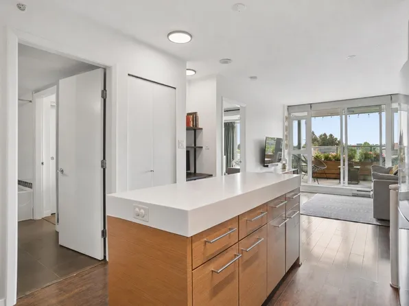 2770 Sophia St #509, Vancouver, BC V5T 0A4
