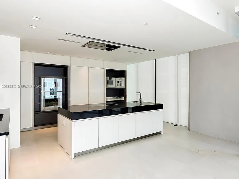 1000 Biscayne Blvd #2002 — Photo 13