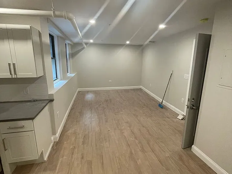 8 Ayr Rd #A — Photo 4