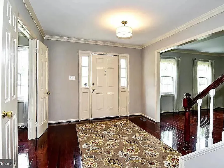7800 Antiopi St — Photo 2