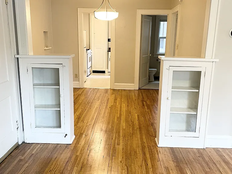 St. Clair Apartments — Photo 2