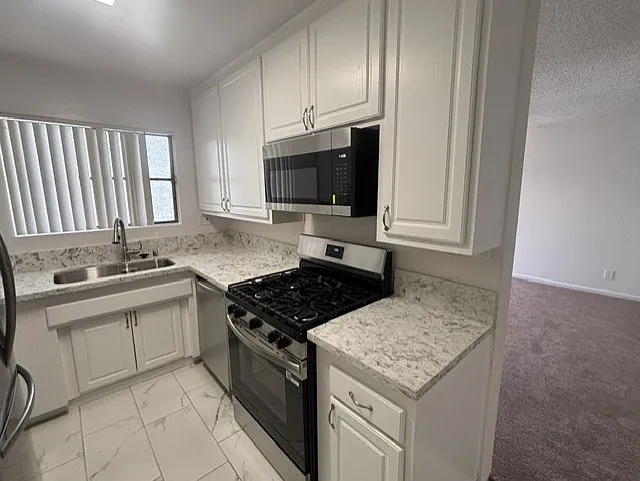 Boulevard Apts — Photo 7