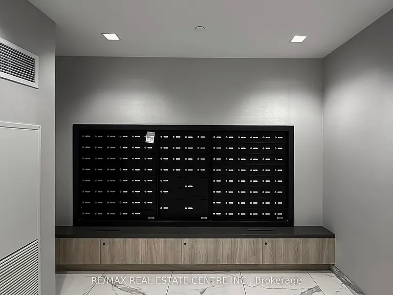 1010 Dundas St E #Penthouse 17 — Photo 45