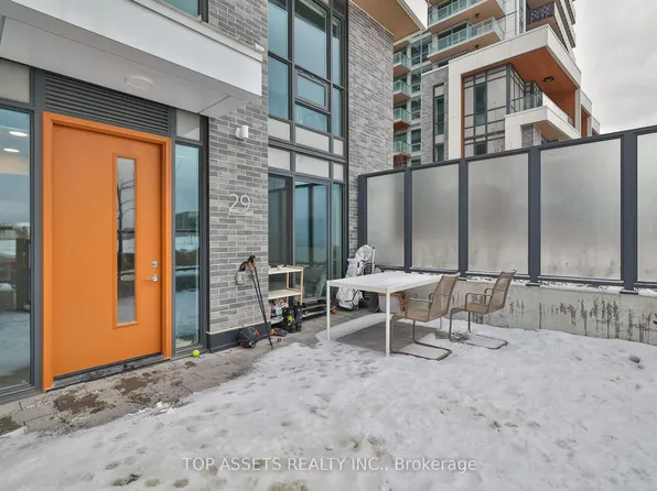 29 McMahon Dr, Toronto, ON M2K 0J4