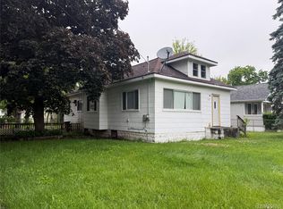 2137 E Buder Ave, Burton, MI 48529
